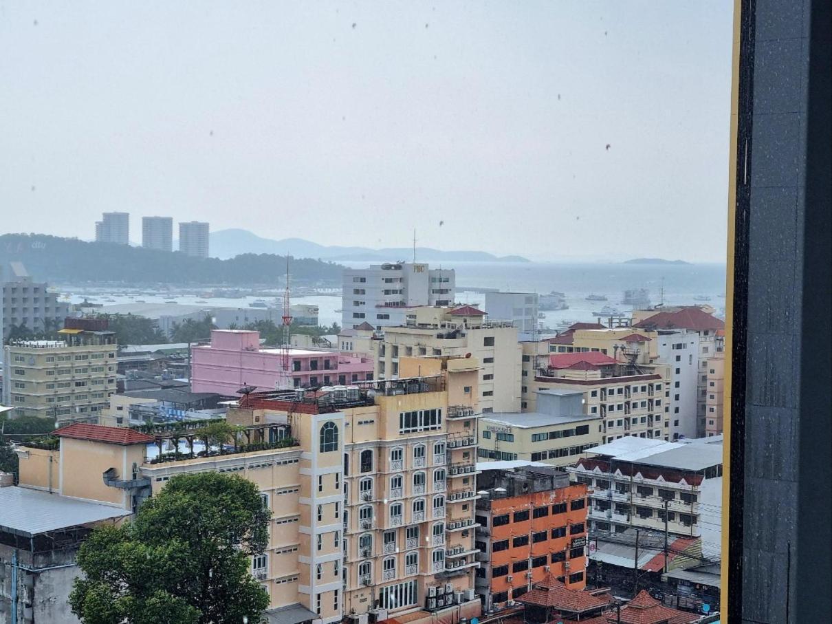 The Base Condo Center Of Pattaya Rooftop Swimming Pool Exteriér fotografie